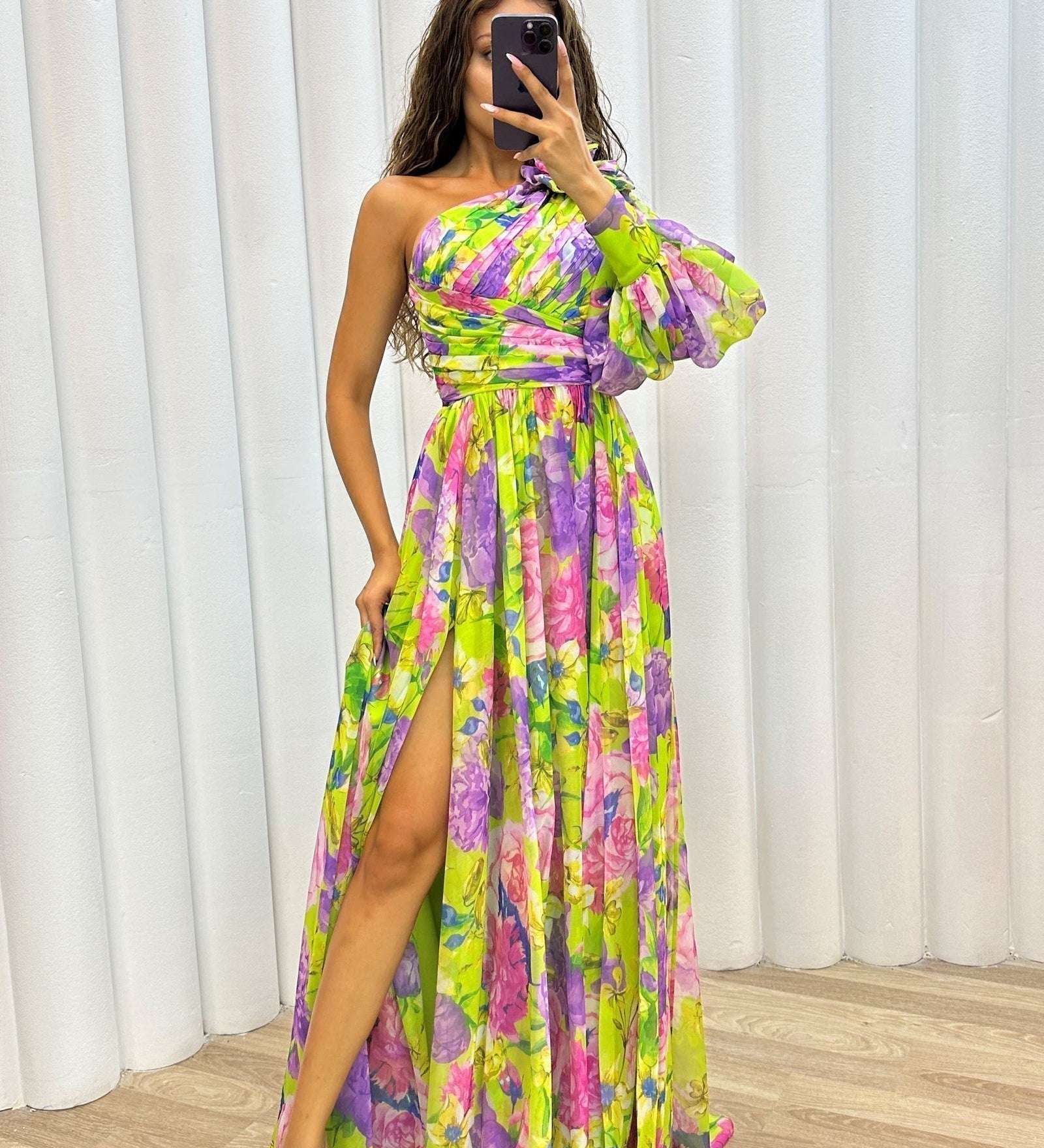 Vitana - Elegantné splývavé šaty