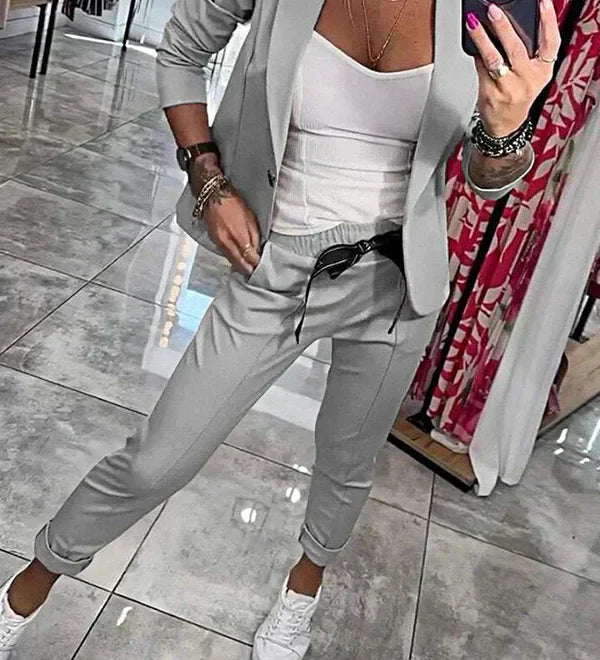 Adriána - Elegantný Komplet